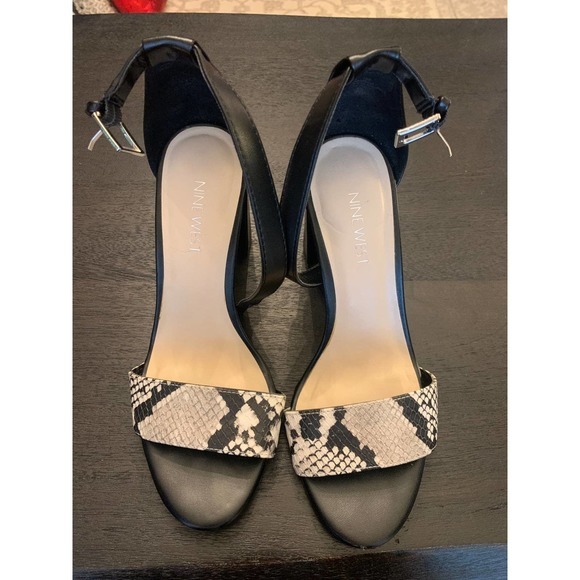 Nine West Women’s Black Abrah Ankle‎ Strap Snake Embossed Block Heels size 7.5 - Picture 3 of 4